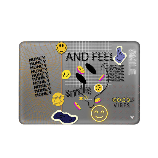 Macbook Pro Sert Kapaklı Smile Desenli Kılıf