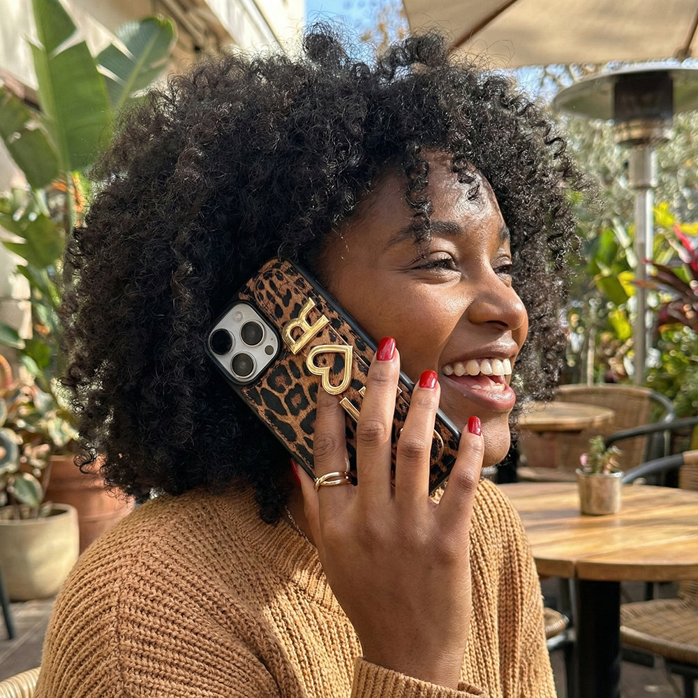 iPhone 15 Pro Max Kişiye Özel Harfli Deri Telefon Kılıfı Leopar